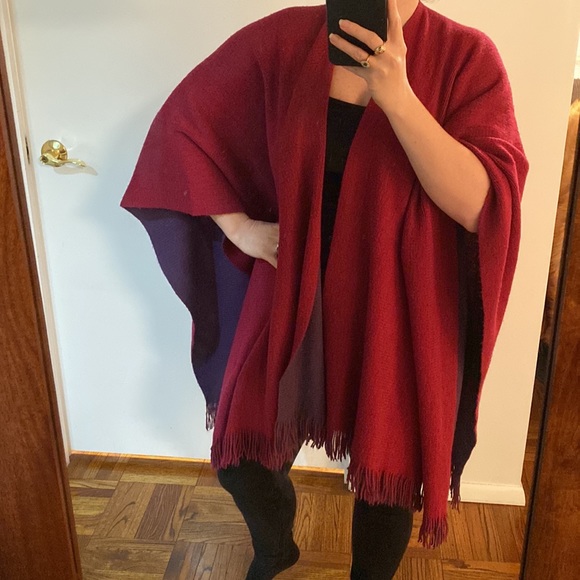 Double sided wool cape - Picture 5 of 12